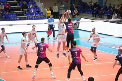 Волейбольная "Нова" обыграла в домашнем матче "Газпром-Югру" из Сургута