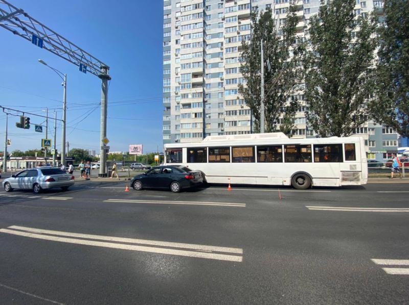 В Самаре два пассажира автобуса № 67 пострадали в ДТП на Московском шоссе