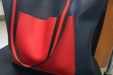 Резко вырвала из рук: в Самаре женщина украла модную сумку у своей знакомой