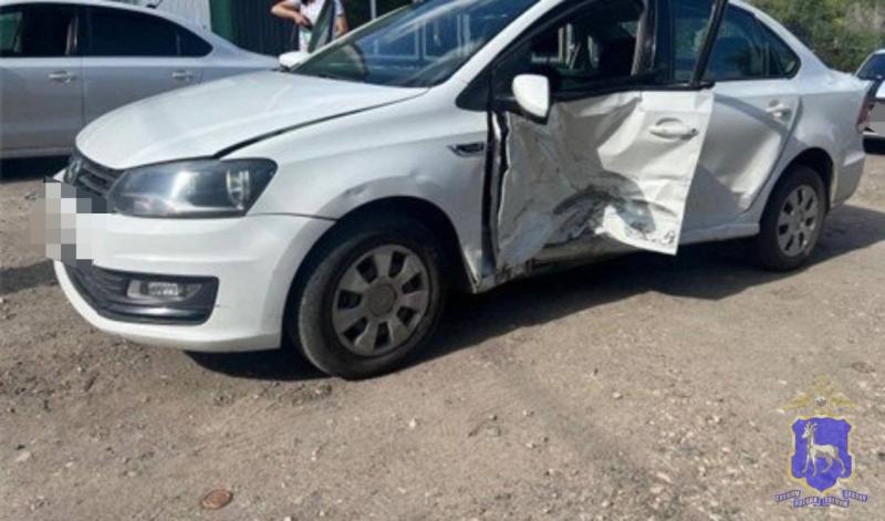 В Тольятти 32-летний мотоциклист на перекрестке врезался в "Гранту"