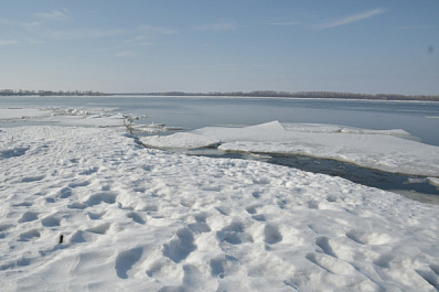 Спасатели дали советы, что делать, если провалился под лед
