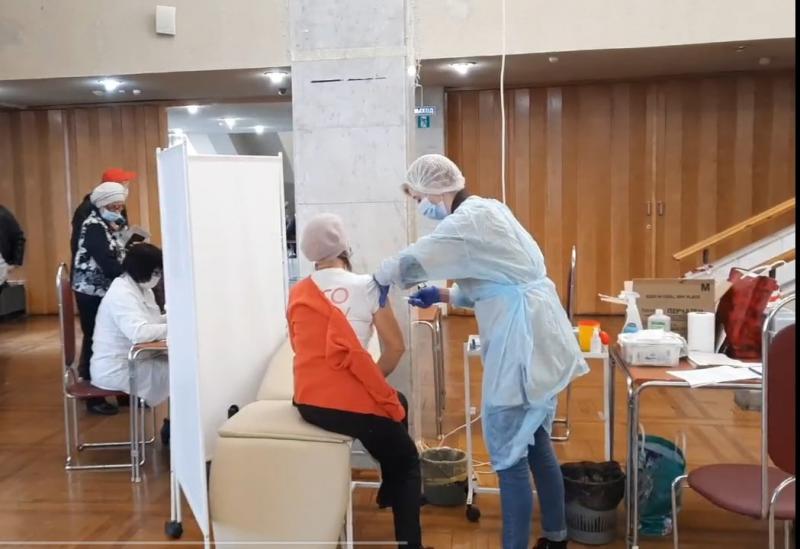 Врач из Тольятти Татьяна Артамонова: сегодня очень много людей пришли сделать прививку