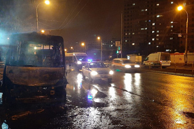 Несколько метров до трагедии: в Тольятти дотла сгорел автобус
