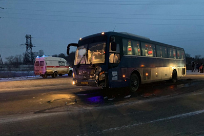 При столкновении автобуса и автомобиля под Самарой погиб водитель