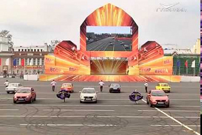 Самара встретила Праздник Весны и Труда многотысячным шествием трудовых коллективов