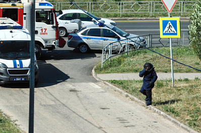 Фото очевидцев: в Крутых Ключах экстренные службы оцепили территорию у нескольких домов