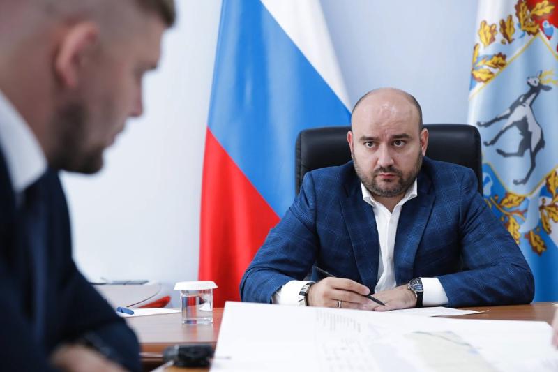 По поручению губернатора Вячеслава Федорищева в поселке под Самарой установят детскую и спортивную площадки