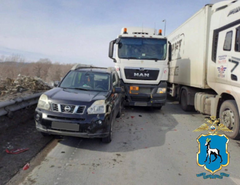 В Самарской области в ДТП с грузовиком пострадал пешеход 