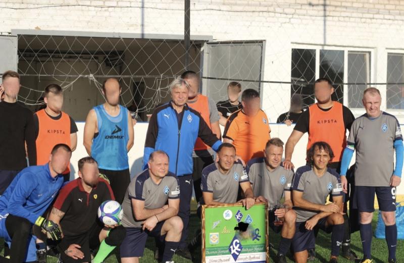 Самарские заключенные провели футбольный матч с ветеранами "Крыльев Советов"