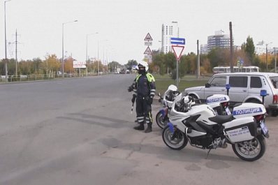 В Самаре из-за пробки едва не пострадали мама с ребенком