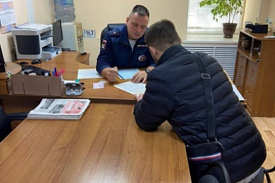 В Самаре задержали водителя, который дрифтовал на дороге и врезался в "отбойник"