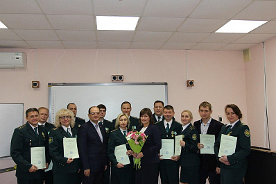 Самарские таможенники сдали экзамен по английскому языку к ЧМ-2018