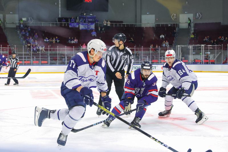 Черная полоса на льду: выступления ХК "Лада" и ЦСК ВВС расстроили болельщиков