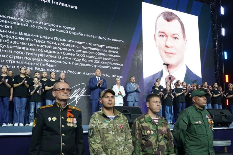 В Самаре проходит второй соревновательный день VI международного юношеского турнира по греко-римской борьбе "Новая высота"