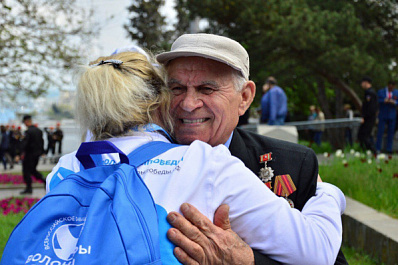 Более 50 тысяч человек уже стали "Волонтерами Победы"