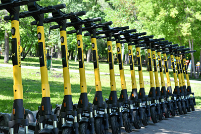 В Самаре заработала бесплатная школа вождения электросамокатов