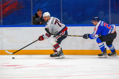 Тольяттинская "Лада" в декабре проведет хоккейный ретро-матч 
