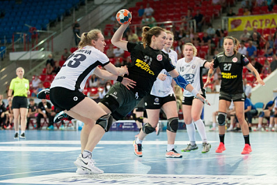 "Лада" уступила "Астраханочке" в первом матче бронзовой серии гандбольной Суперлиги