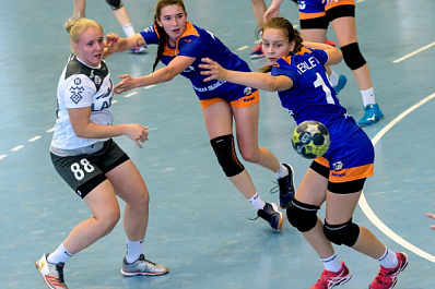 Гандбольная "Лада" обыграла сборную Казахстана