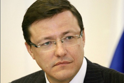 Дмитрий Азаров: "В это сложное время людей не бросаем, а поддерживаем"