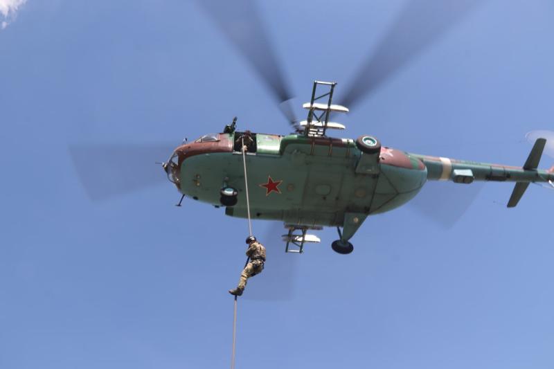 В Самаре спецназовцы Росгвардии отработали десантирование без парашюта