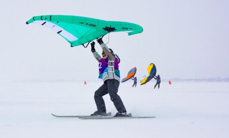 Унесенные ветром: как прошел главный старт зимнего парусного сезона на Жигулевском море