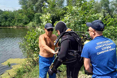 В Самарской области водолазы достали со дна реки труп мужчины