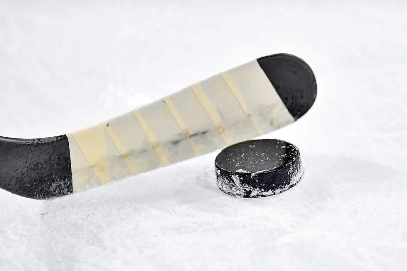 Хоккейная "Лада" осталась без очков в Ханты-Мансийске 