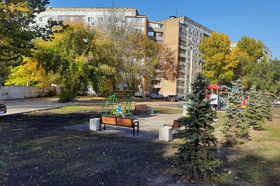 В Новокуйбышевске территорию между школами № 5 и 20 благоустроили