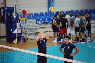 Волейбольная "Нова" вернулась со сбора