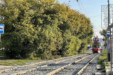 Самарцам рассказали, почему на обновленном участке трамвайных путей уложили ржавые рельсы и разные шпалы