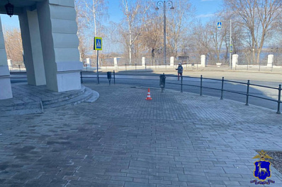 В Самаре ищут самокатчика, который сбил женщину напротив Струковского сада