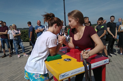 В Самаре на Дне физкультурника лучшие армрестлеры получат призы от ТРК "ГУБЕРНИЯ"