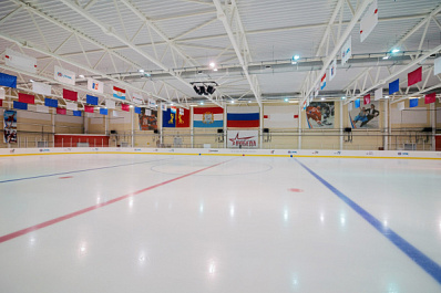 "Лада" обыграла "Нефтехимик" на своем льду