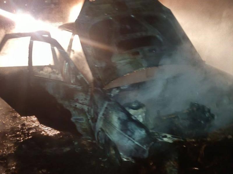 В Самарской области ночью на трассе на ходу загорелась "Приора"