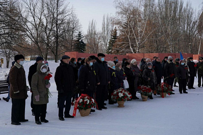 В Самаре ко дню снятия блокады Ленинграда возложили цветы в парке Победы
