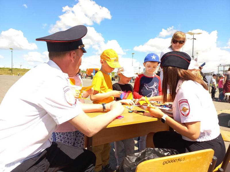 В День защиты детей сотрудники региональной Госавтоинспекции приняли участие в праздничных мероприятиях