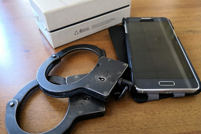 У самарца украли телефон после застолья