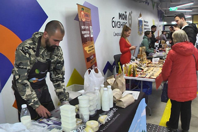 В Самаре ярмарка "Свое родное" объединила представителей малого и среднего бизнеса и самозанятых