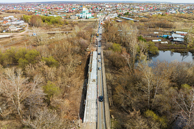 В Самарской области проверили качество ремонта трассы в Кинель-Черкассах