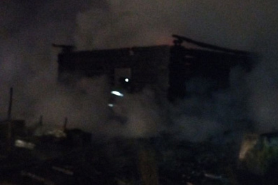 В Самарской области пожарные всю ночь боролись с огнем в частном доме