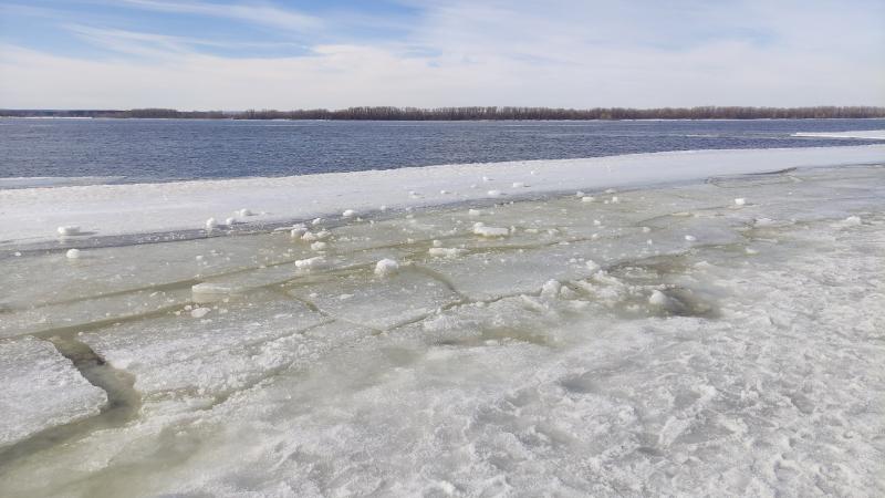 В Самаре 15-летняя девушка провалилась под лед
