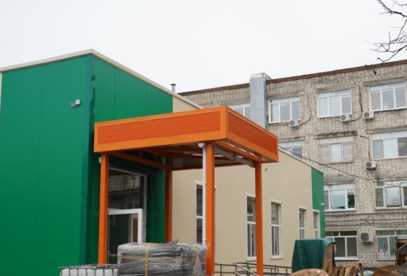 В областной детской больнице имени Н. Н. Ивановой завершается строительство операционного блока