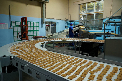 Кондитерская фабрика в Новом Буяне продолжает работу в условиях санкций