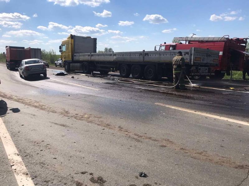 Фура, самосвал и две легковушки: в Самарской области случилось массовое ДТП с 4 авто на кольце Южного шоссе