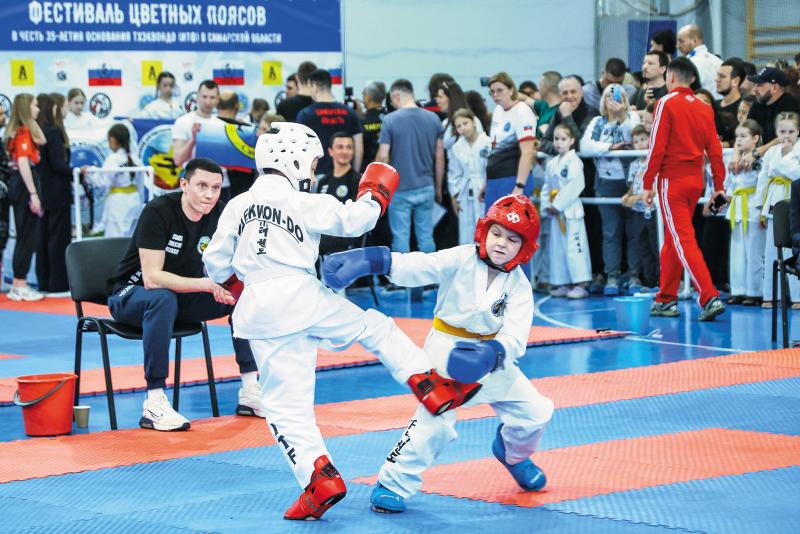 Встали на "путь ноги и кулака": в Самаре прошли соревнования для юных тхэквондистов