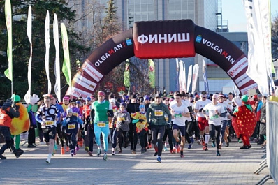 Любители спорта вышли на трассы полумарафона в честь Дня народного единства