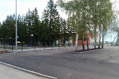 В Кошкинском районе рядом с новым сквером появилась парковка 