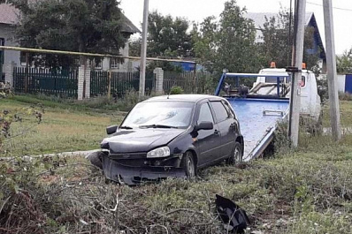 В Чапаевске два подростка на "Калине" улетели в кювет