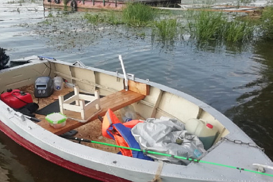 В Самарской области спасатели вытащили из воды четырех человек с перевернувшейся лодки